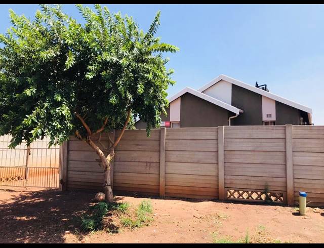 2 BEDROOM FREEHOLD FOR SALE IN SKY CITY